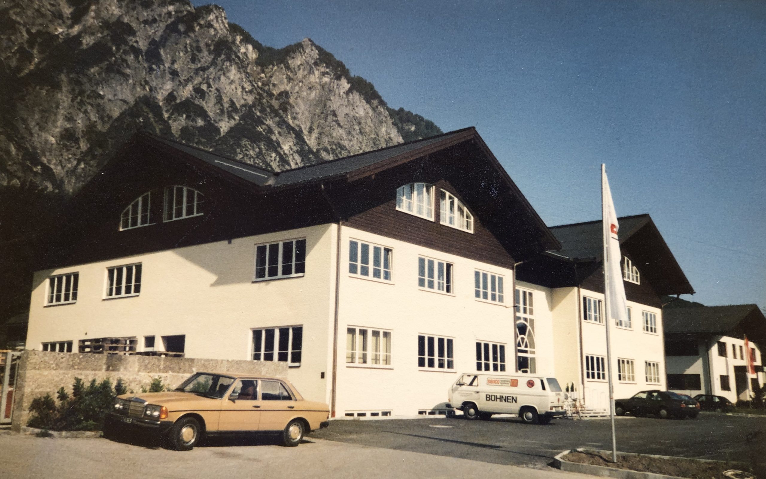 Neues Hauptgebäude