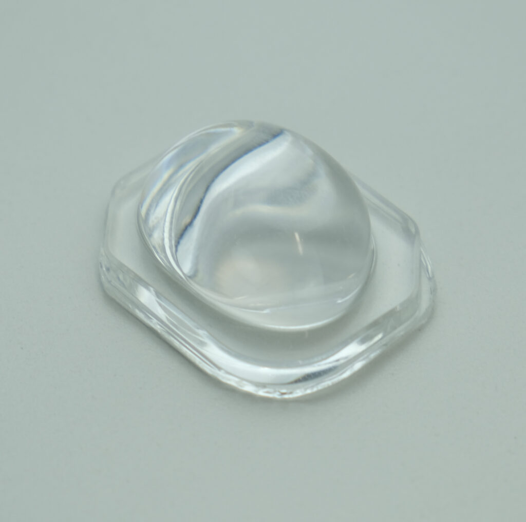 UV-beständige Glaslinse zur Vermeidung von Vergilbung in LED-Leuchten für extreme Bedingungen